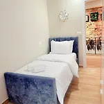 Elia * Tirana